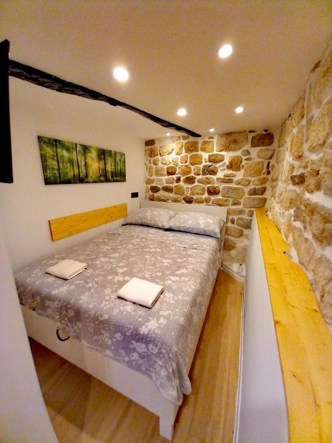 Appartement Rabski Dvor à Rab Town Extérieur photo